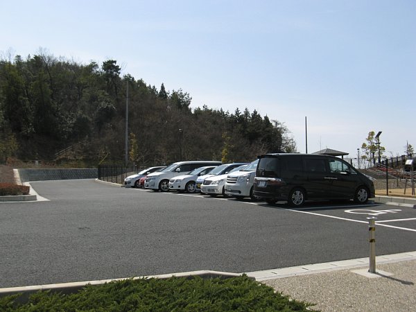 東側駐車場