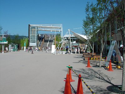 連絡橋への登り口