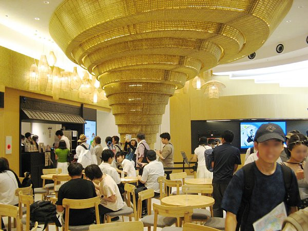 インドネシア館内部