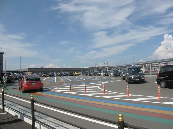 タクシー乗降場