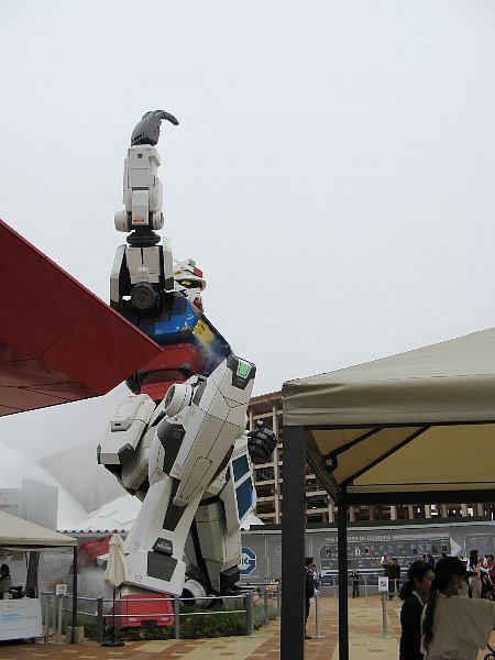 ガンダム横から