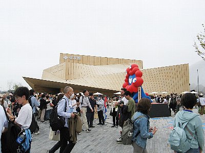 住友館