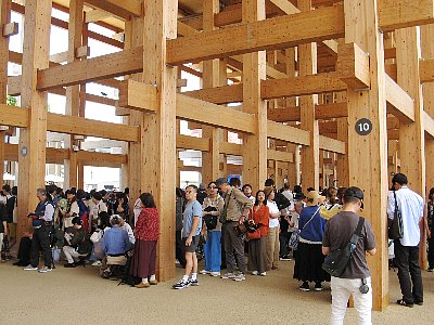 大屋根リング下、イタリア館の並び